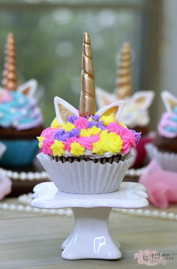 Behind The Cake ~ How to make unicorn cupcakes / easy cute unicorn cupcakes tutorial